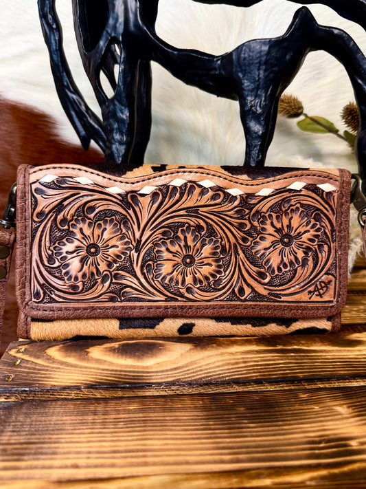 Cheetah Crossbody Wristlet