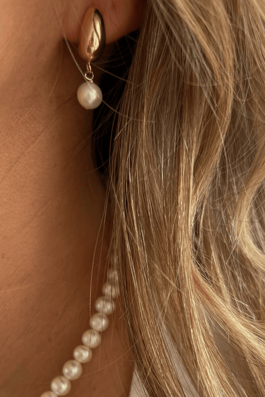 Kira Pearl Stud Earrings