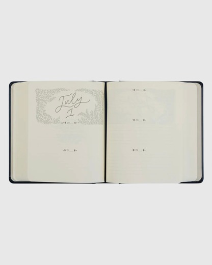 One Thing I Ask 5-Year Prayer Journal: Versailles Theme