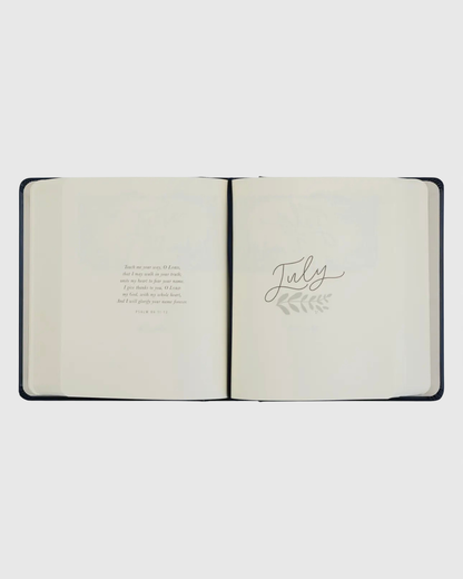 One Thing I Ask 5-Year Prayer Journal: Versailles Theme