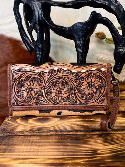 Cheetah Crossbody Wristlet